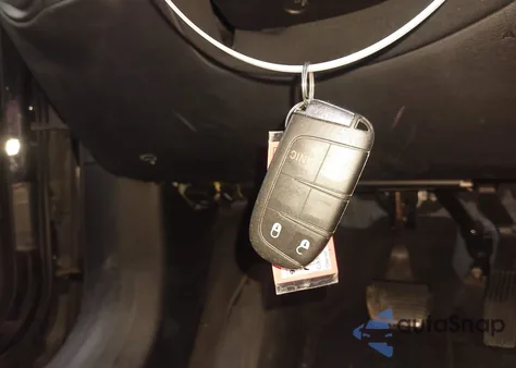 2018 Jeep Compass Sport 4X4 z USA, uszkodzony, nr VIN 3C4NJDAB5JT103865